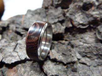 Edelstahl mit Wenge gewachst 